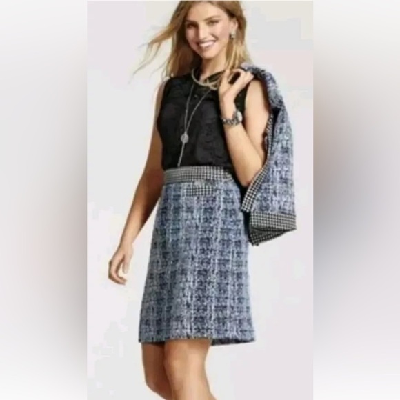 Cabi small reina club blue multi blazer and skirt set. - Picture 2 of 16